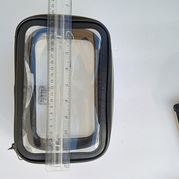 Victoria's secret 3pc cosmetic bag set! - Picture 4 of 5